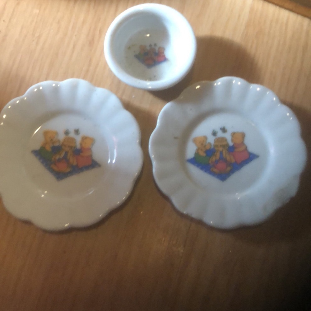 Bear decorative plates